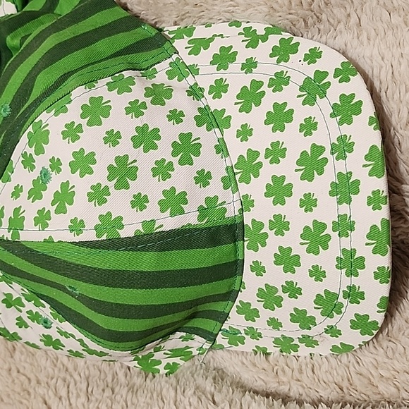 Shamrock Saint Patrick's Day Hat - Picture 2 of 6